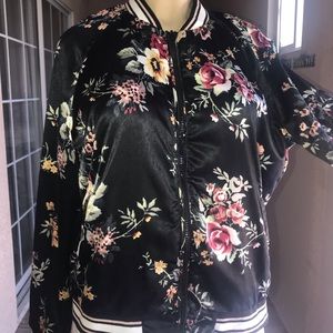 Flower print jacket in black